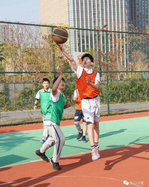 吃瓜篮球女生,揭秘篮球迷的青春与激情