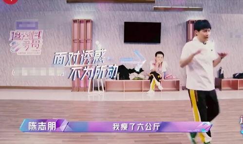 吃瓜看戏可爱gif,可爱GIF演绎吃瓜看戏欢乐时光