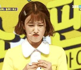 女生天天发吃瓜表情,揭秘女生热衷“吃瓜”背后的趣味世界