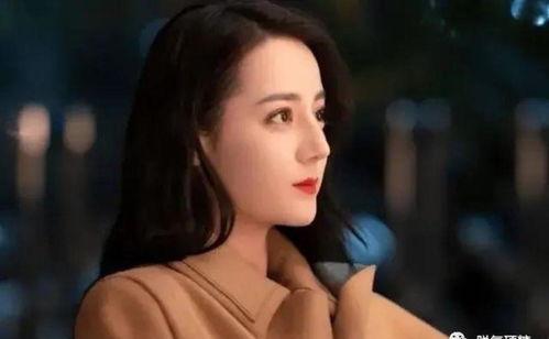 美女天天吃瓜图片高清,美女与高清瓜图的视觉盛宴