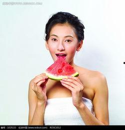 美女天天吃瓜图片高清,美女与高清瓜图的视觉盛宴