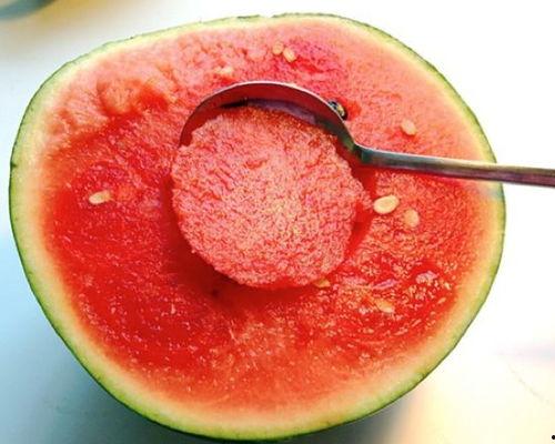 吃西瓜姥姥的吃瓜,揭秘夏日消暑美食之旅