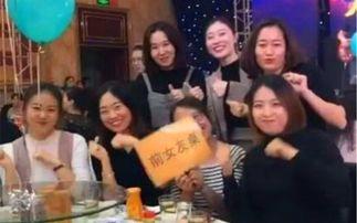 婚礼现场吃瓜现场,吃瓜群众围观甜蜜瞬间