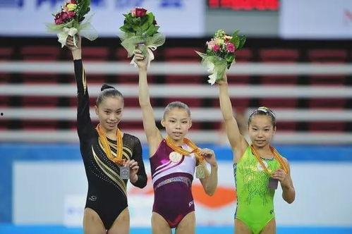 体操队长吃瓜,揭秘运动场上的趣味瞬间