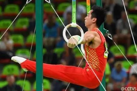 体操队长吃瓜,揭秘运动场上的趣味瞬间