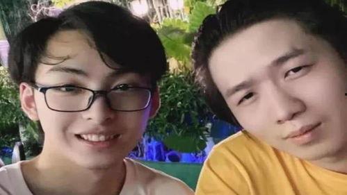 嘴碎吃瓜男博主